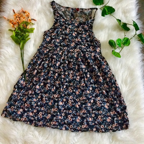 H&M Dresses & Skirts - H&M Floral Baby Doll Dress
